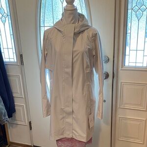 NWT Lululemon Manteau size 12 Rain Rebel Jacket NWT. Rare!